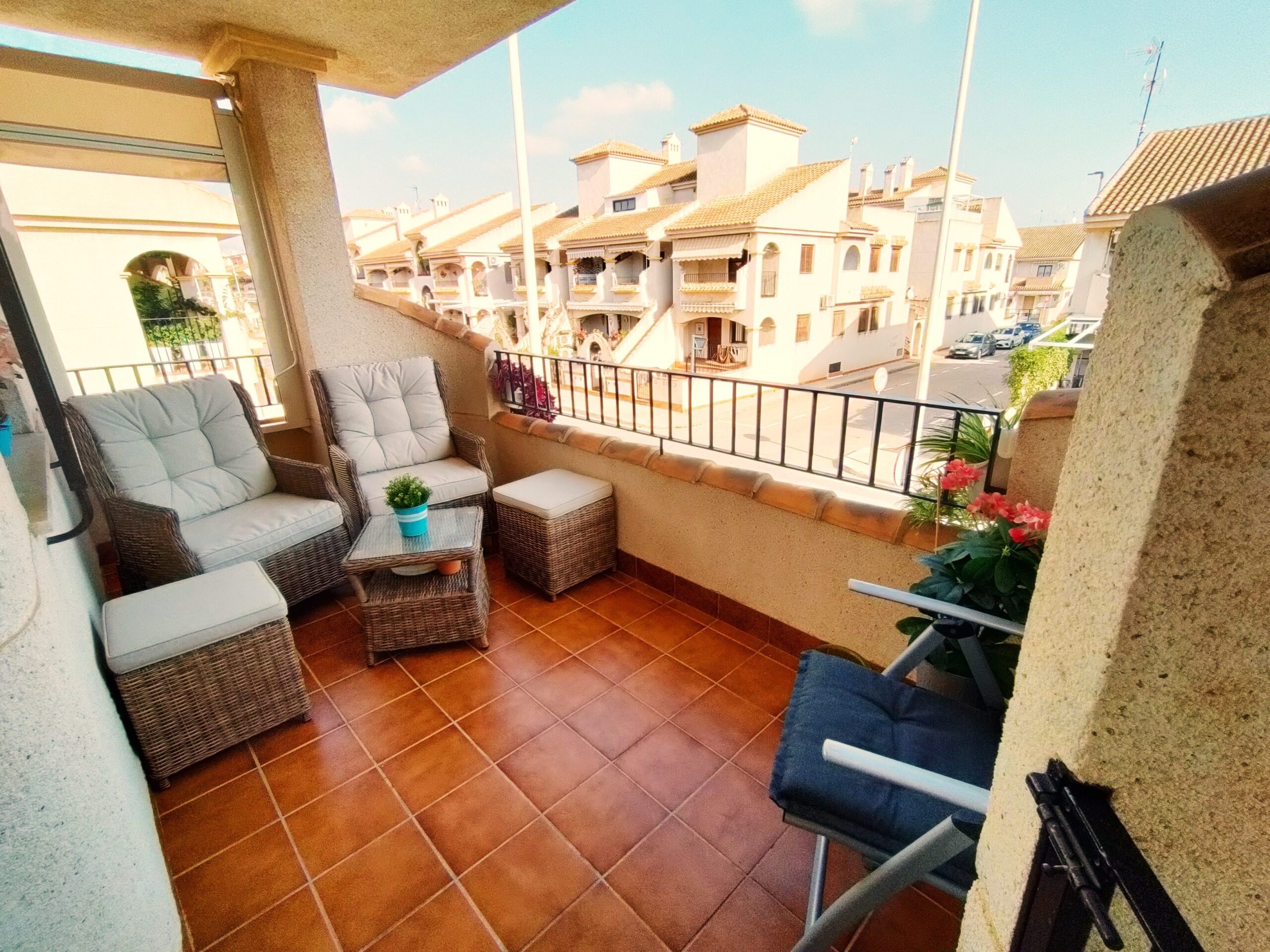 For Sale – 3 bedroom 2 bathroom Penthouse close to beach