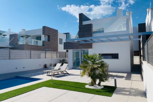 o_1j7gv3kkhh13mgvtv01d7l1cv12e